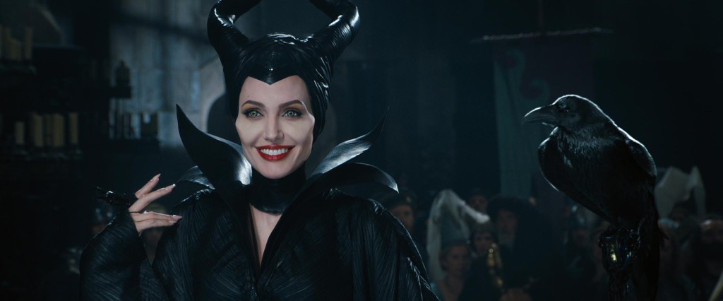 Maleficent - Szenen - 08 Maleficent (Angelina Jolie)